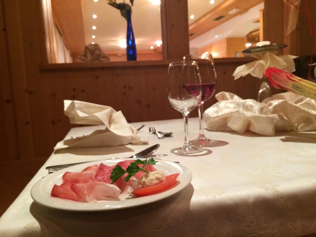 Hotel Capriolo San Candido Dış mekan fotoğraf